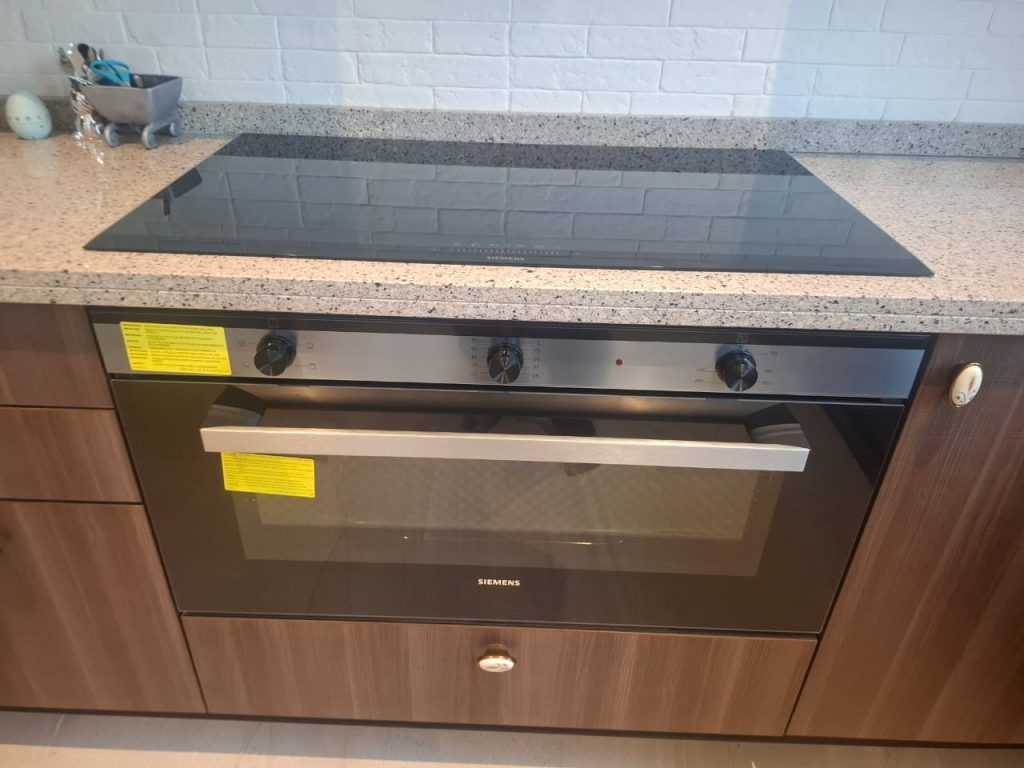 siemens electric oven and cooktop